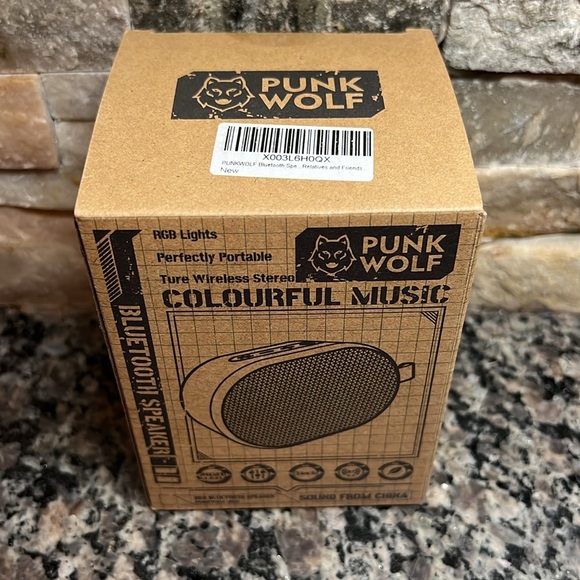 Punk wolf portable speaker NIB - Picture 2 of 6
